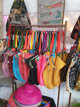 Cargar imagen en el visor de la galería, Bolso Esther Williams Rosa Neón