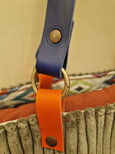 Cargar imagen en el visor de la galería, BOLSO PANA COLOR VERDE CAQUI