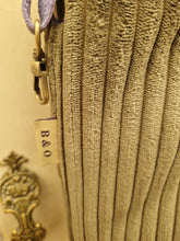 Cargar imagen en el visor de la galería, BOLSO PANA COLOR VERDE CAQUI