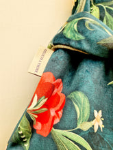 Cargar imagen en el visor de la galería, BOLSO JAPONÉS YOKO OGAWA MODELO TERCIOPELO FLORAL