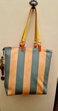 Cargar imagen en el visor de la galería, Bolso velvet rayas anchas
