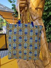 Cargar imagen en el visor de la galería, BOLSO BEETLES AMARILLO
