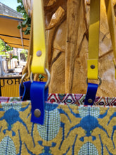 Cargar imagen en el visor de la galería, BOLSO BEETLES AMARILLO

